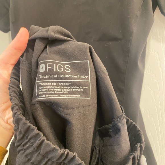 Figs Black Set - Picture 5 of 5